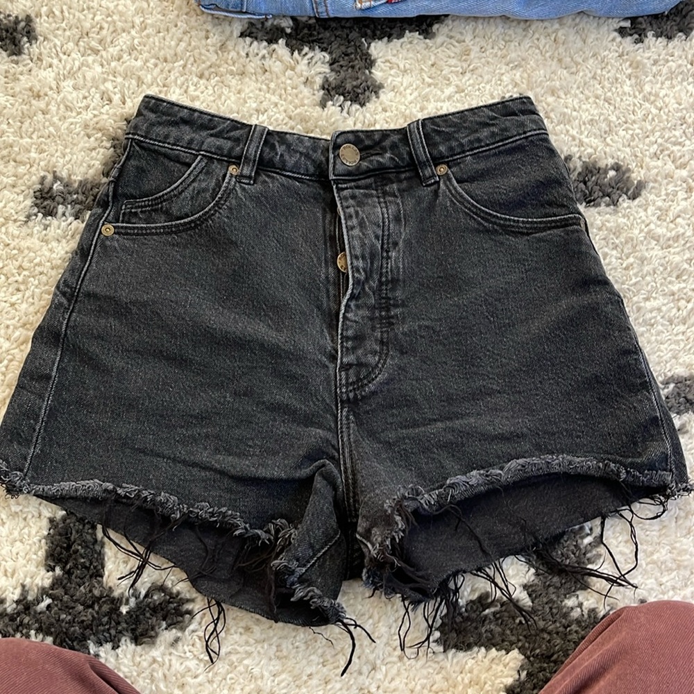 Rollas short